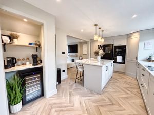 Photo 16- click for photo gallery